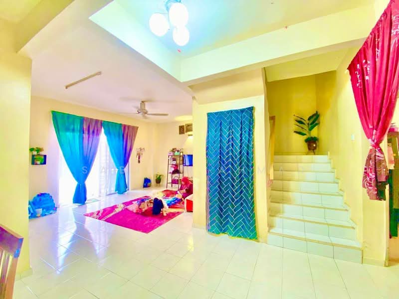 Rumah Teres 2 Tingkat untuk Dijual di Desa Kolej (Nilai) - Sabirin Ahmad - Living Room - PropertyGuru.com.my