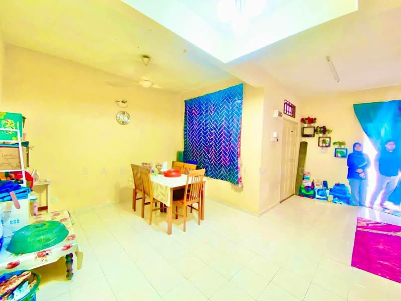 Rumah Teres 2 Tingkat untuk Dijual di Desa Kolej (Nilai) - Sabirin Ahmad - Dining Room - PropertyGuru.com.my