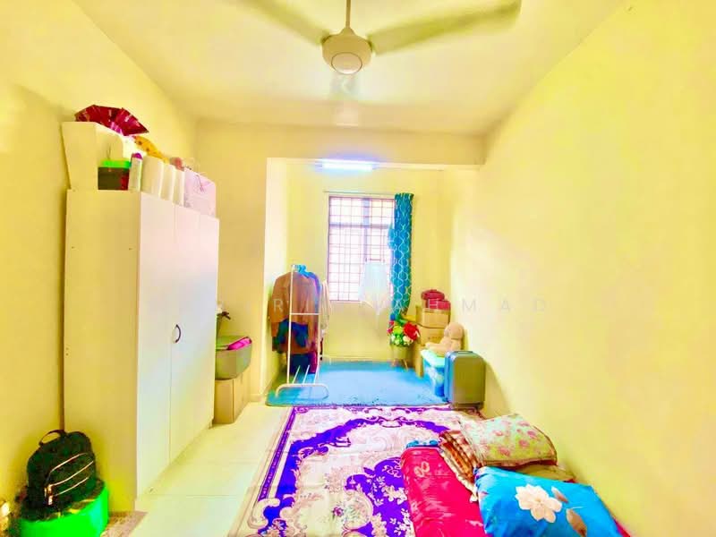 Rumah Teres 2 Tingkat untuk Dijual di Desa Kolej (Nilai) - Sabirin Ahmad - Bedroom - PropertyGuru.com.my