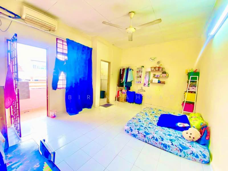 Rumah Teres 2 Tingkat untuk Dijual di Desa Kolej (Nilai) - Sabirin Ahmad - Bedroom - PropertyGuru.com.my