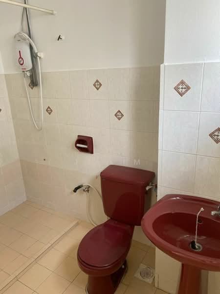 Kondominium untuk Disewa di Vista Komanwel A - JJ Lim - Bathroom - PropertyGuru.com.my