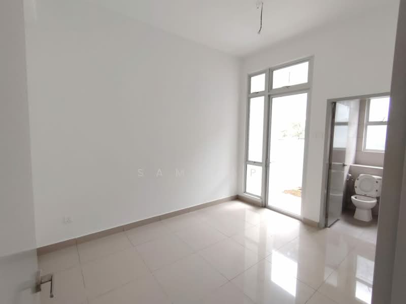 Rumah Teres 2 Tingkat untuk Dijual di Amverton Hills (Sungai Buloh) - Sam Yap - Bathroom - PropertyGuru.com.my