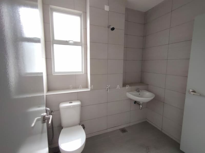 Rumah Teres 2 Tingkat untuk Dijual di Amverton Hills (Sungai Buloh) - Sam Yap - Bathroom - PropertyGuru.com.my