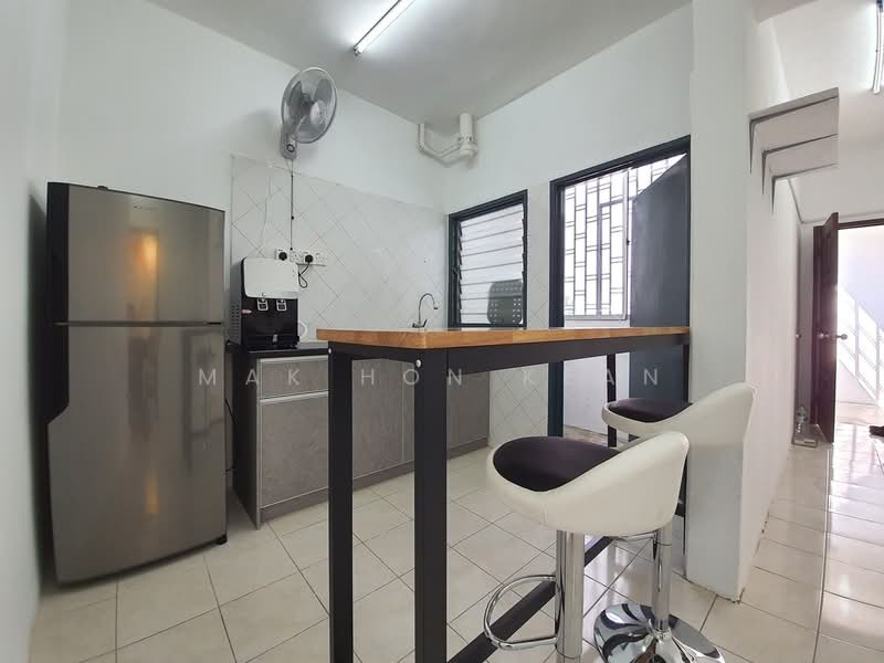 Apartment for Rent at Pangsapuri Indahria - Mak Hon Kean - Kitchen - PropertyGuru.com.my