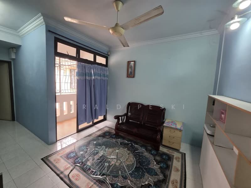 2-storey Terraced House for Sale in Taman Idaman (Simpang Ampat) - Gerald Peski - Living Room - PropertyGuru.com.my