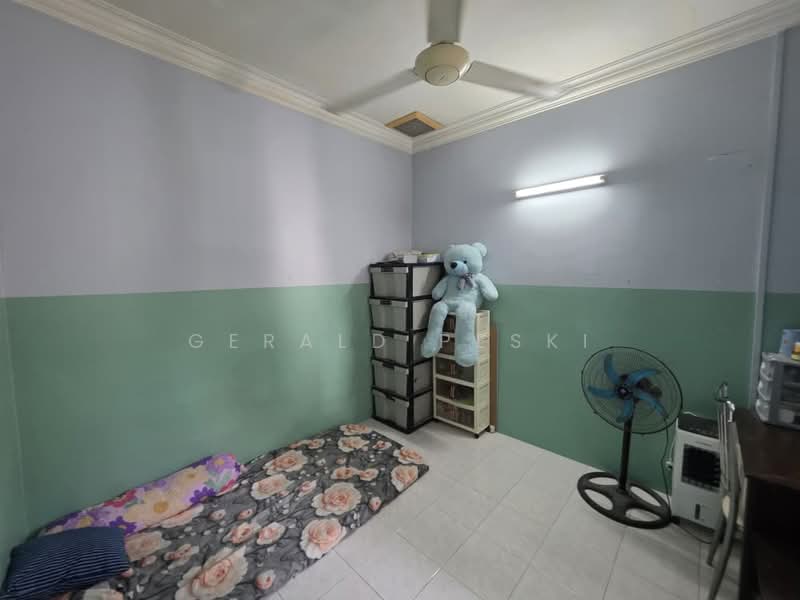 2-storey Terraced House for Sale in Taman Idaman (Simpang Ampat) - Gerald Peski - Bedroom - PropertyGuru.com.my