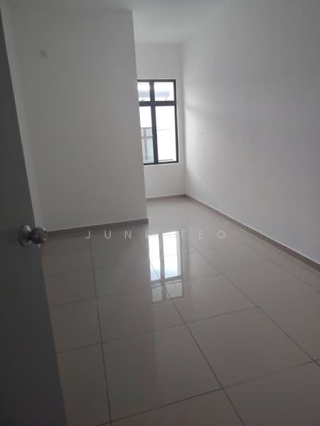 Rumah Teres 2 Tingkat untuk Disewa di Taman Bestari Indah (Ulu Tiram) - June Teo - PropertyGuru.com.my