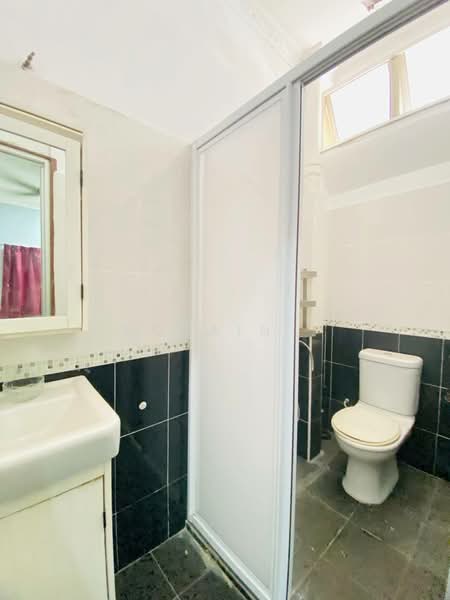 Bungalow for Sale in Bandar Tun Razak (Cheras) - Nurain . - Bathroom - PropertyGuru.com.my