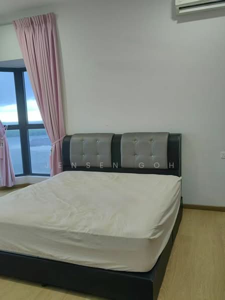 Condominium for Rent at Kings Bay @ Country Garden Danga Bay - Jensen Goh - Bedroom - PropertyGuru.com.my