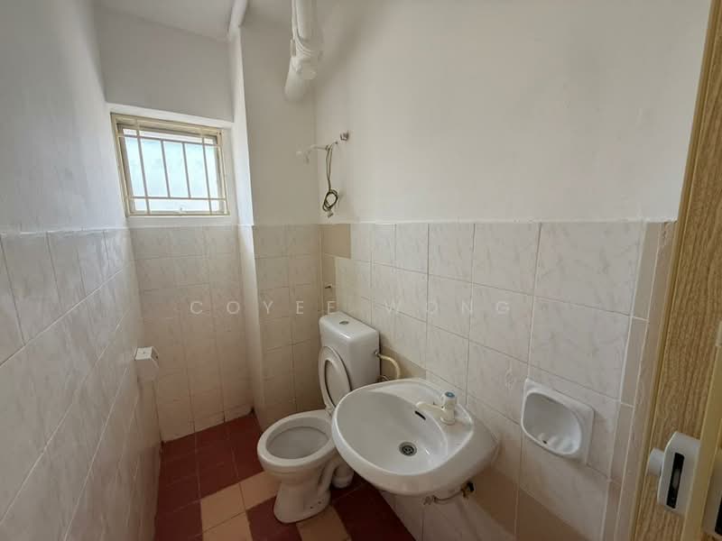 Kondominium untuk Dijual di Permai Ria - Coyee Wong - Bathroom - PropertyGuru.com.my