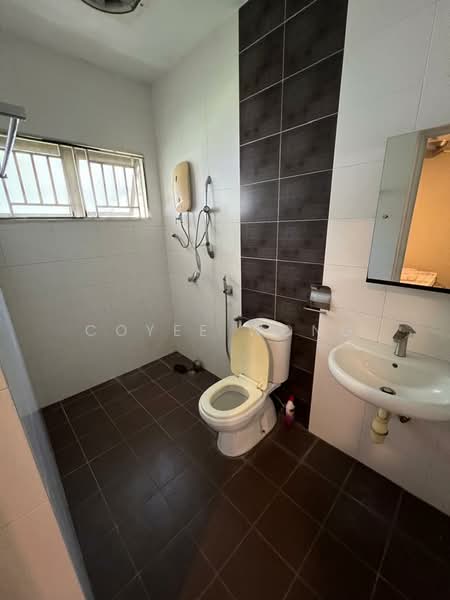 1-storey Terraced House for Sale in Kuchai Lama (Kuala Lumpur) - Coyee Wong - Bathroom - PropertyGuru.com.my