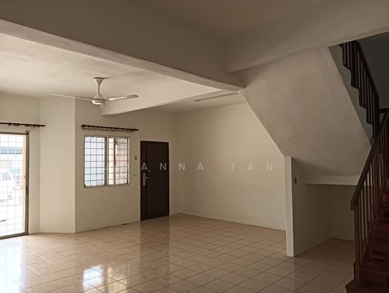 Terraced House for Sale in Seksyen 32, Kemuning Green Ville (Shah Alam) - Joanna Tan - Living Room - PropertyGuru.com.my