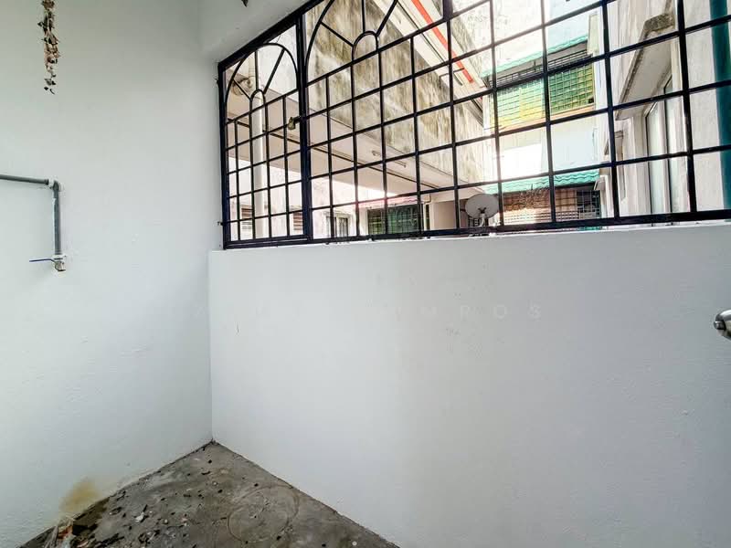 Pangsapuri untuk Dijual di Pangsapuri Cemara - Izzat Zamros - Exterior - PropertyGuru.com.my