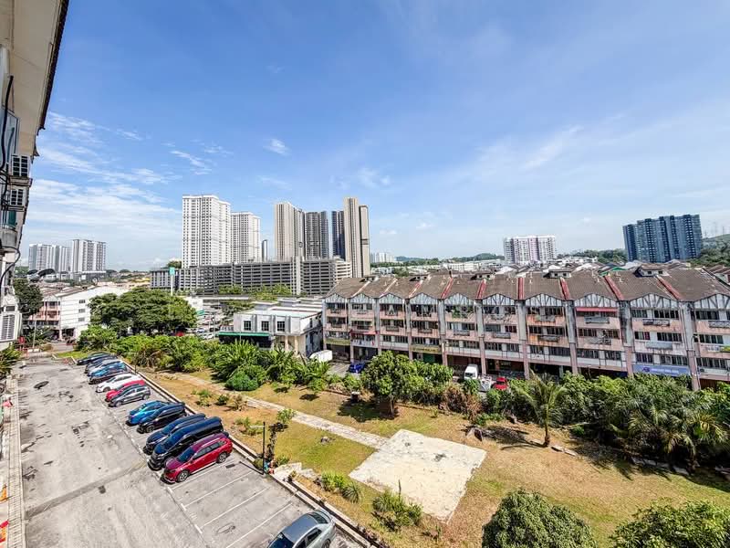 Pangsapuri untuk Dijual di Pangsapuri Cemara - Izzat Zamros - Exterior - PropertyGuru.com.my