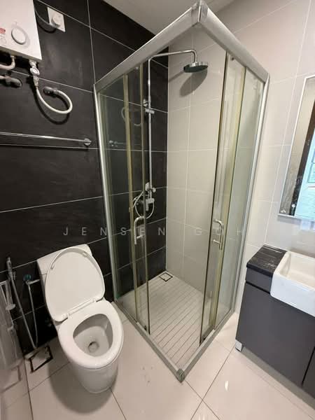 Condominium for Rent at Kings Bay @ Country Garden Danga Bay - Jensen Goh - Bathroom - PropertyGuru.com.my