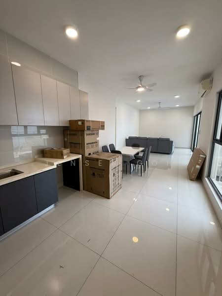 Condominium for Rent at Kings Bay @ Country Garden Danga Bay - Jensen Goh - Kitchen - PropertyGuru.com.my