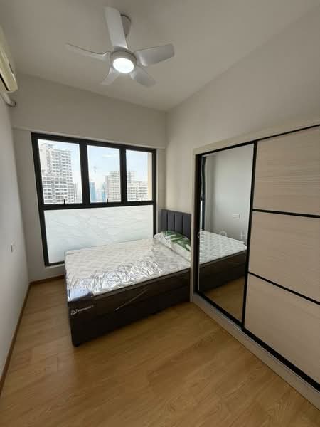 Condominium for Rent at Kings Bay @ Country Garden Danga Bay - Jensen Goh - Bedroom - PropertyGuru.com.my