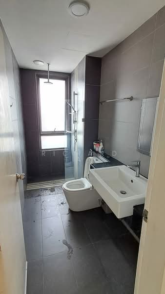 Servis Apartment untuk Disewa di 8 Kinrara - Richard Tan - Master Bathroom - attached - PropertyGuru.com.my