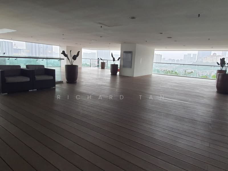 Servis Apartment untuk Disewa di 8 Kinrara - Richard Tan - Common Area Deck - PropertyGuru.com.my
