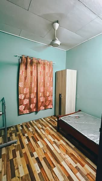 Rumah Flat untuk Dijual di Pangsapuri Sri Meranti - Alex Tong - Bedroom - PropertyGuru.com.my