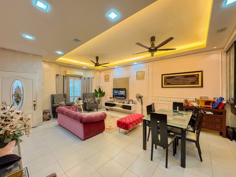 Rumah Teres 2 Tingkat untuk Dijual di Taman Impian Putra (Bangi) - Izzat Zamros - Living Room - PropertyGuru.com.my