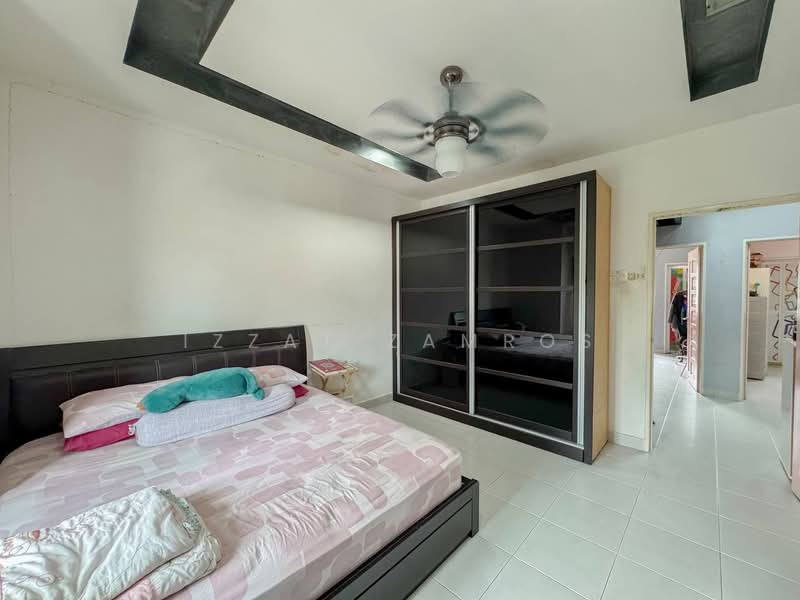 Rumah Teres 2 Tingkat untuk Dijual di Taman Impian Putra (Bangi) - Izzat Zamros - Bedroom - PropertyGuru.com.my