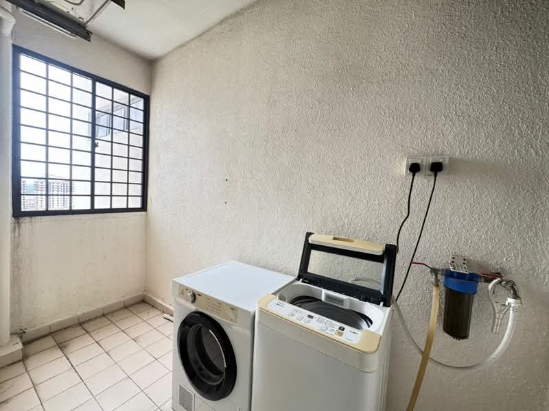 Kondominium untuk Disewa di Harmoni - Yeong . - Balcony - PropertyGuru.com.my