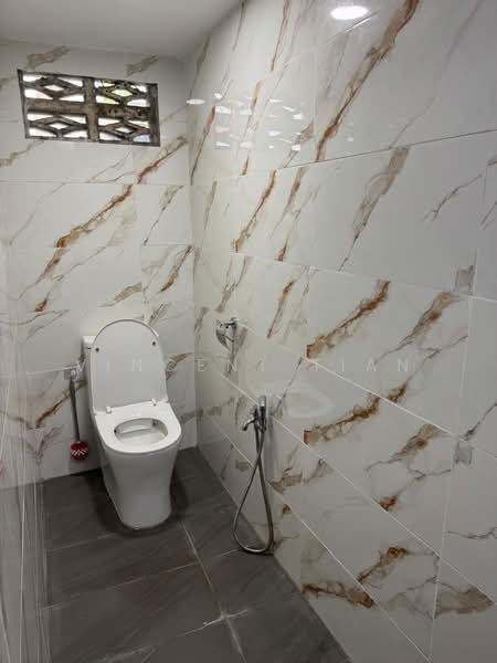 Kilang untuk Disewa di Jalan Klang Lama (Old Klang Road) (Kuala Lumpur) - Vincent Tian - Bathroom - PropertyGuru.com.my