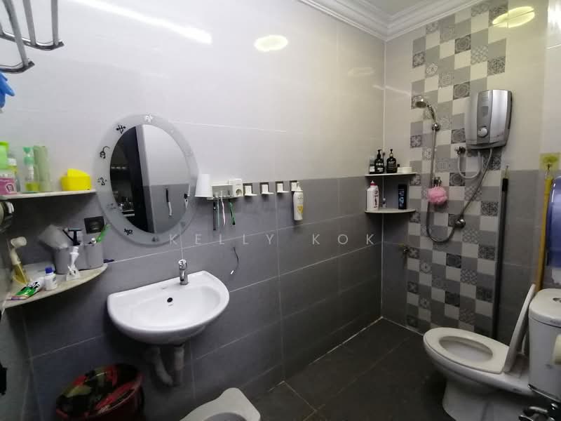 Rumah Banglo untuk Dijual di Rawang (Selangor) - Poh Kwen Kok - Bathroom - PropertyGuru.com.my