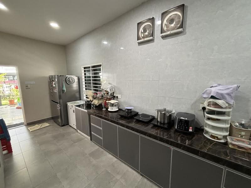 Bungalow House for Sale in Bandar Kinrara (Selangor) - Stanley Hang - Kitchen - PropertyGuru.com.my