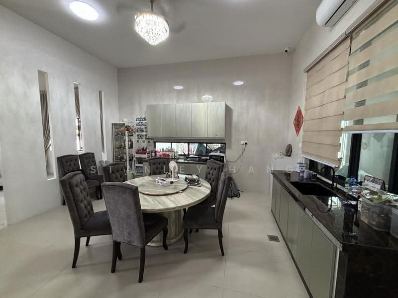 Bungalow House for Sale in Bandar Kinrara (Selangor) - Stanley Hang - Dining Room - PropertyGuru.com.my