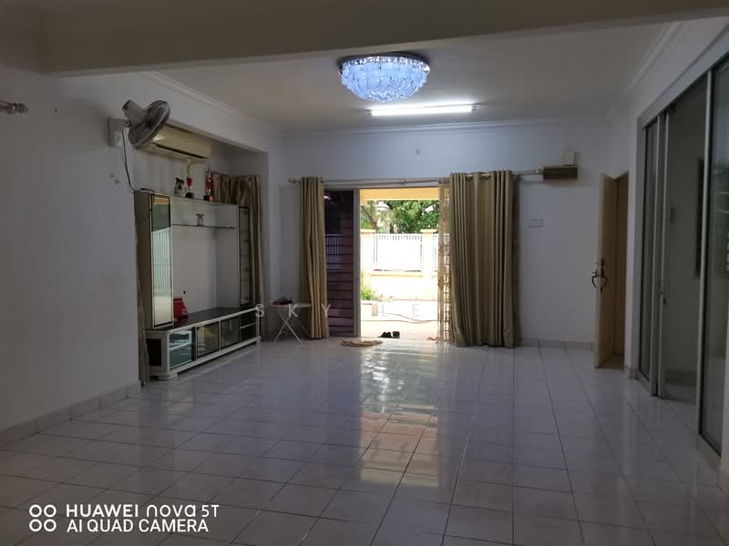 Rumah Teres 2 Tingkat untuk Dijual di Taman Putra Prima (Puchong) - Sky Lee - Living Room - PropertyGuru.com.my
