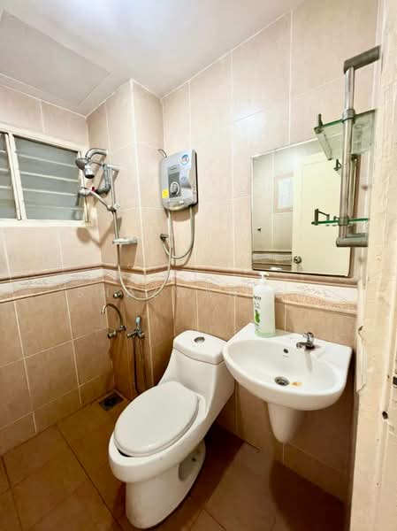 Rumah Teres 2-Tingkat untuk Dijual di Bandar Kinrara (Selangor) - Shazwan CH - Bathroom - PropertyGuru.com.my