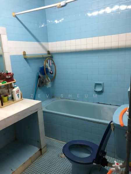 Rumah Teres 2 Tingkat untuk Dijual di Taman Selayang Jaya (Selayang) - Zev Sheum - Bathroom - PropertyGuru.com.my