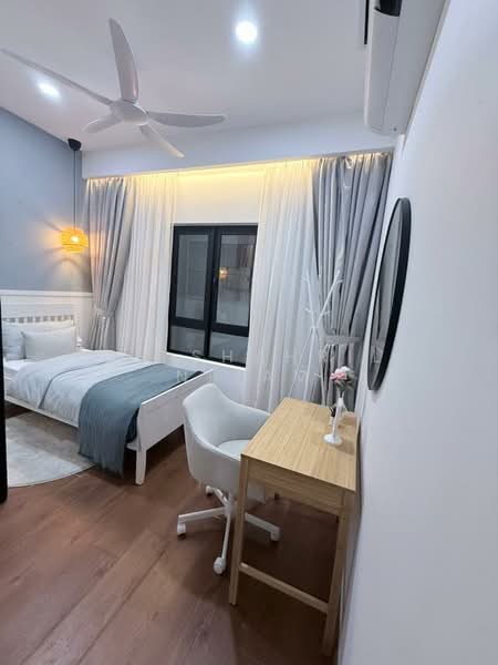 Service Residence for Sale at Linkar 52 Seksyen 14, Shah Alam - Dr Shahril Nizam - Bedroom - PropertyGuru.com.my