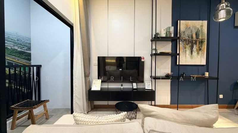 Service Residence for Sale at Linkar 52 Seksyen 14, Shah Alam - Dr Shahril Nizam - Living Room - PropertyGuru.com.my