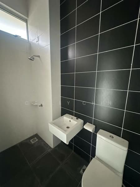 Rumah Teres 2 Tingkat untuk Dijual di Taman Mount Austin (Tebrau) - Calley Chin - Bathroom - PropertyGuru.com.my