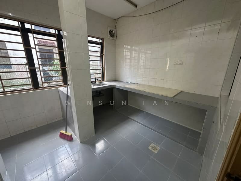2-storey Terraced House for Sale in Bandar Baru Permas Jaya (Permas Jaya) - Winson Tan - Kitchen - PropertyGuru.com.my