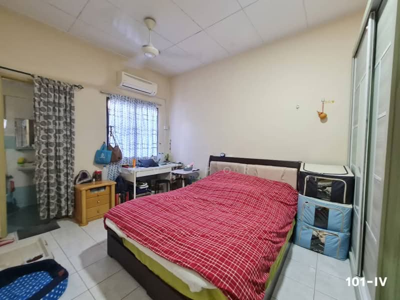 Terraced House for Sale in Bandar Botanic (Klang) - Ivy Por - Bedroom - PropertyGuru.com.my