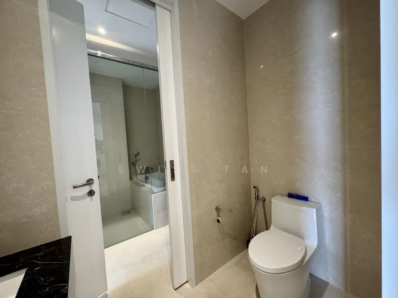 Servis Apartment untuk Dijual di Pavilion Ceylon Hill - Swiss Tan - Bathroom - PropertyGuru.com.my