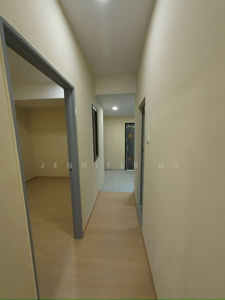 1-storey Terraced House for Sale in Taman Bukit Kempas (Tampoi) - Jennifer Ng - Corridor - PropertyGuru.com.my