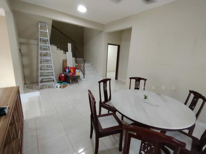 Rumah Teres untuk Dijual di Bandar Putra Permai (Seri Kembangan) - Tommy Wong Phang - Dining Room - PropertyGuru.com.my