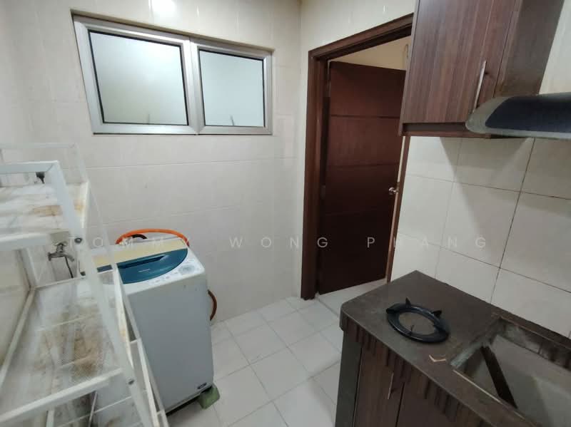 Rumah Teres untuk Dijual di Bandar Putra Permai (Seri Kembangan) - Tommy Wong Phang - Kitchen - PropertyGuru.com.my