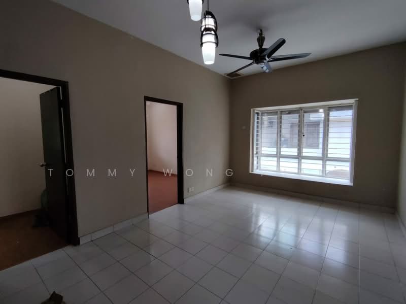 Rumah Teres untuk Dijual di Bandar Putra Permai (Seri Kembangan) - Tommy Wong Phang - PropertyGuru.com.my