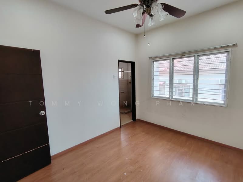 Rumah Teres untuk Dijual di Bandar Putra Permai (Seri Kembangan) - Tommy Wong Phang - PropertyGuru.com.my