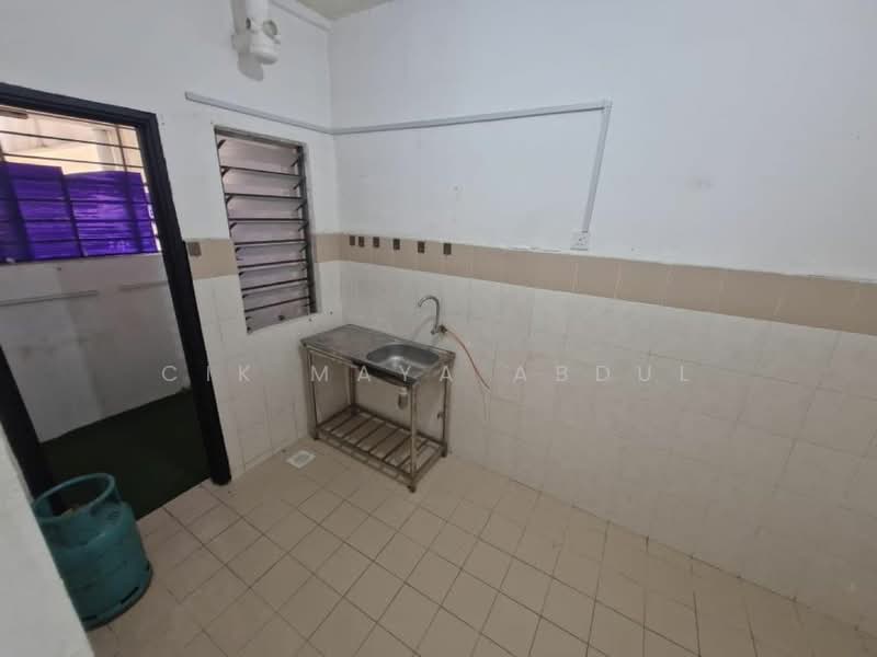 Apartment for Sale at Residensi Bistaria - Cik Maya Abdul - Kitchen - PropertyGuru.com.my