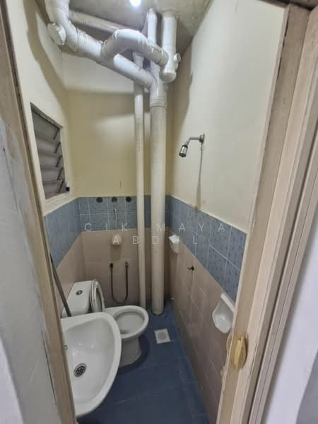 Apartment for Sale at Residensi Bistaria - Cik Maya Abdul - Bathroom - PropertyGuru.com.my