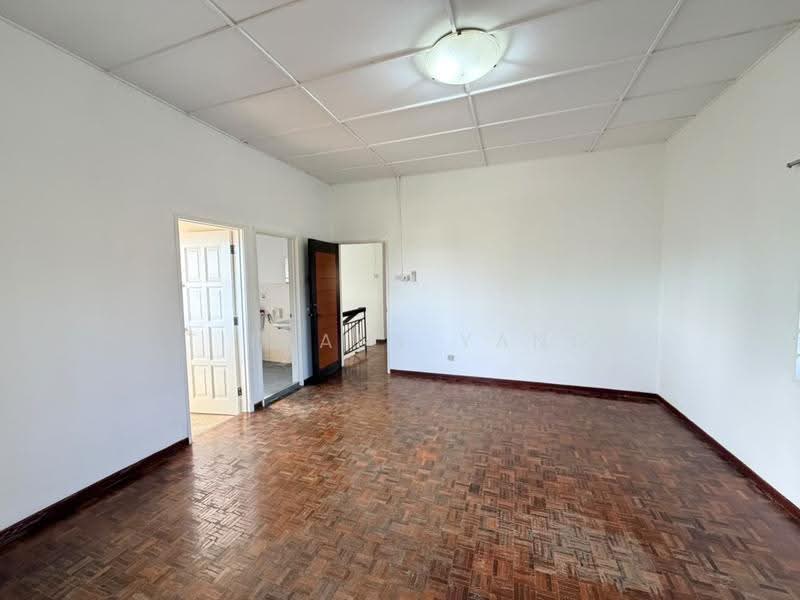 Bungalow House for Sale in Taman Sri Hijau (Rawang) - Tiffany Yang - Bilik Tidur - PropertyGuru.com.my