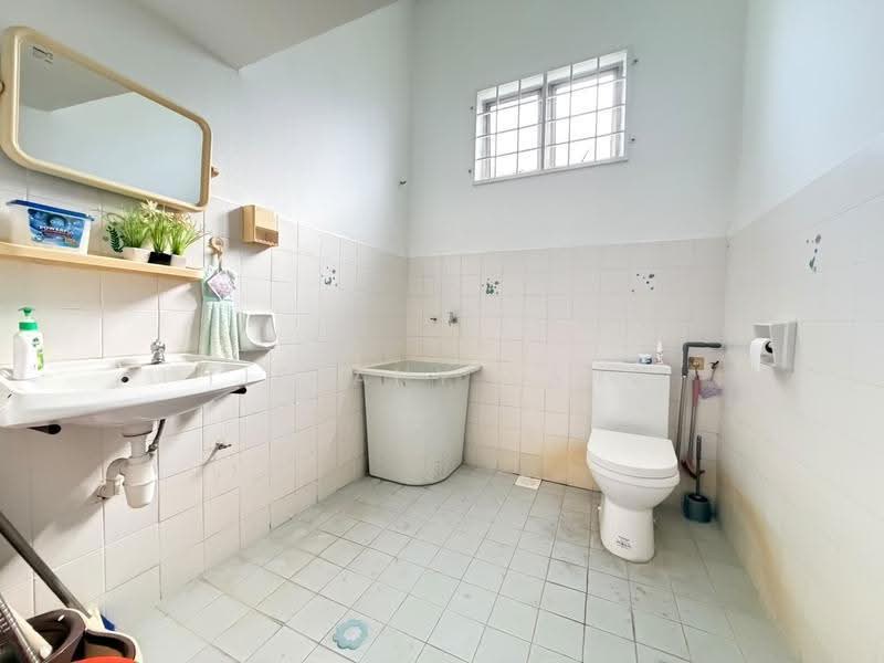 Bungalow House for Sale in Taman Sri Hijau (Rawang) - Tiffany Yang - Bilik Mandi - PropertyGuru.com.my