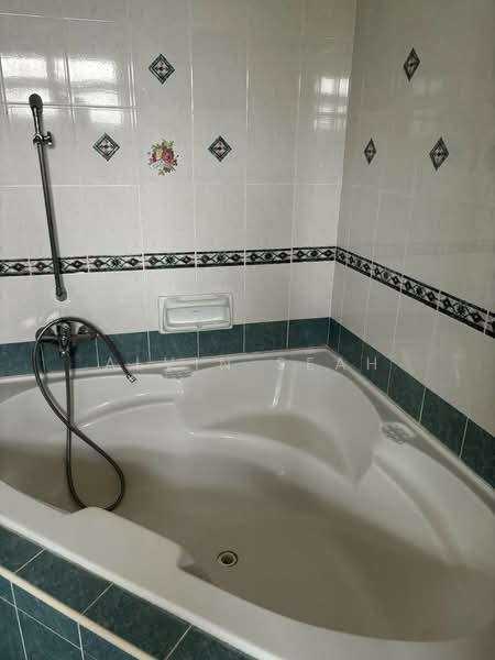 Rumah Berkembar untuk Dijual di Pju 3 (Tropicana) - Alvin Seah - Bathroom - PropertyGuru.com.my